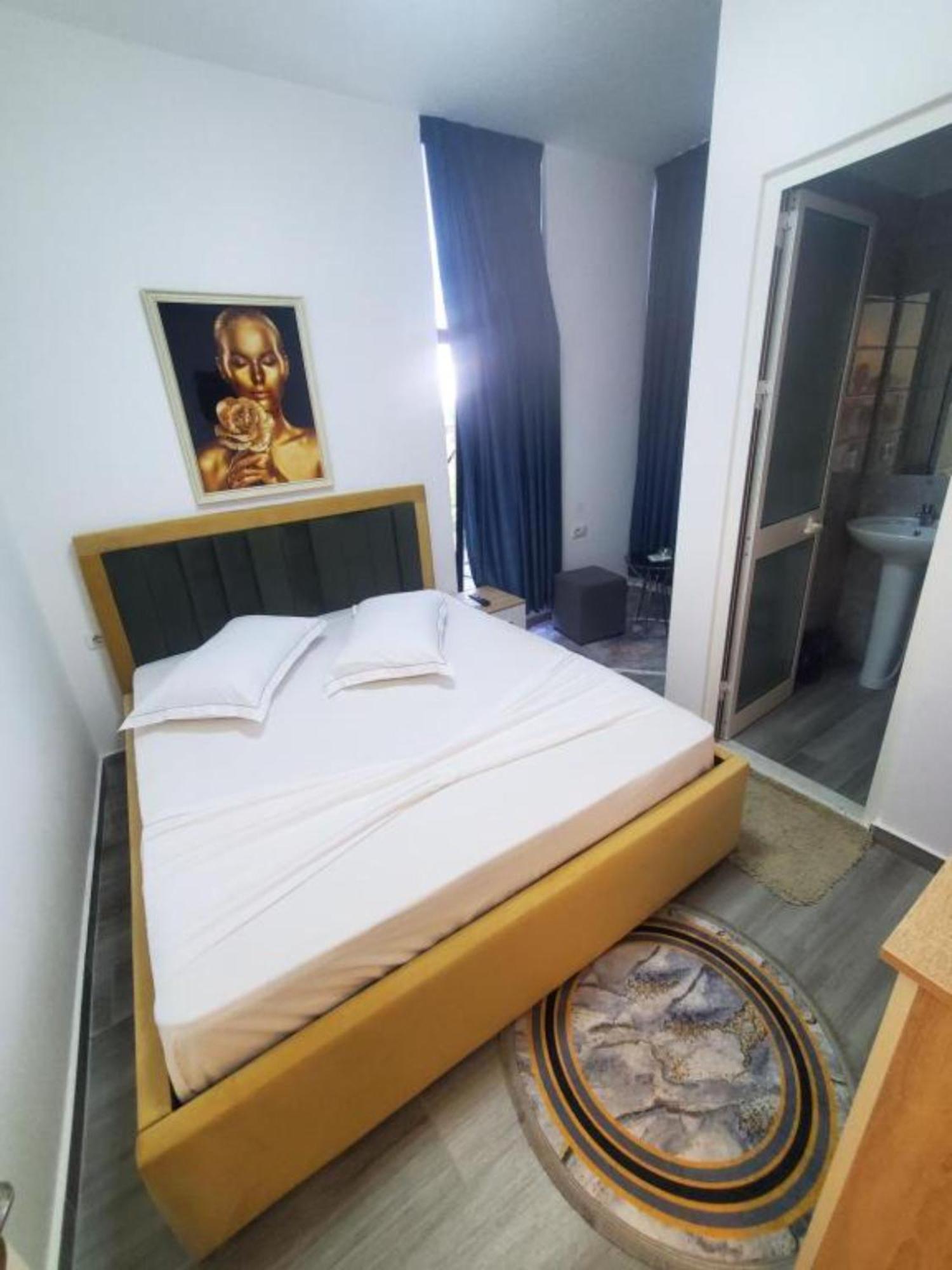 Bs Hotel Durres Exterior photo